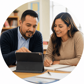 Docentes colaborando en planificación académica